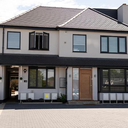 Walnut Flats-F4, 2-Bedroom With Ensuite - Parking, Netflix, Wifi - Close To Oxford, Bicester & Blenheim Palace Kidlington Esterno foto