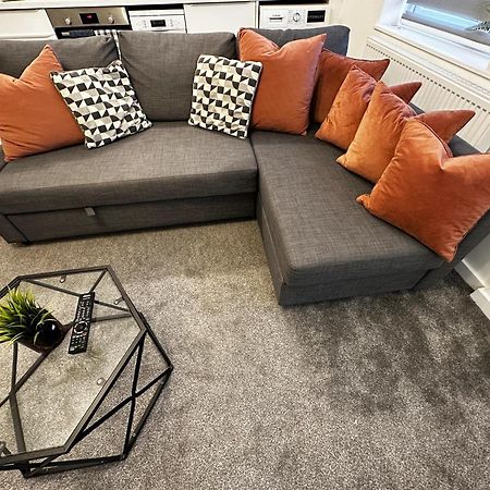 Walnut Flats-F4, 2-Bedroom With Ensuite - Parking, Netflix, Wifi - Close To Oxford, Bicester & Blenheim Palace Kidlington Esterno foto