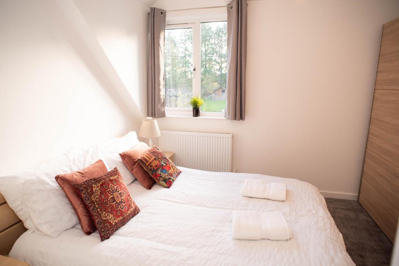 Walnut Flats-F4, 2-Bedroom With Ensuite - Parking, Netflix, Wifi - Close To Oxford, Bicester & Blenheim Palace Kidlington Esterno foto