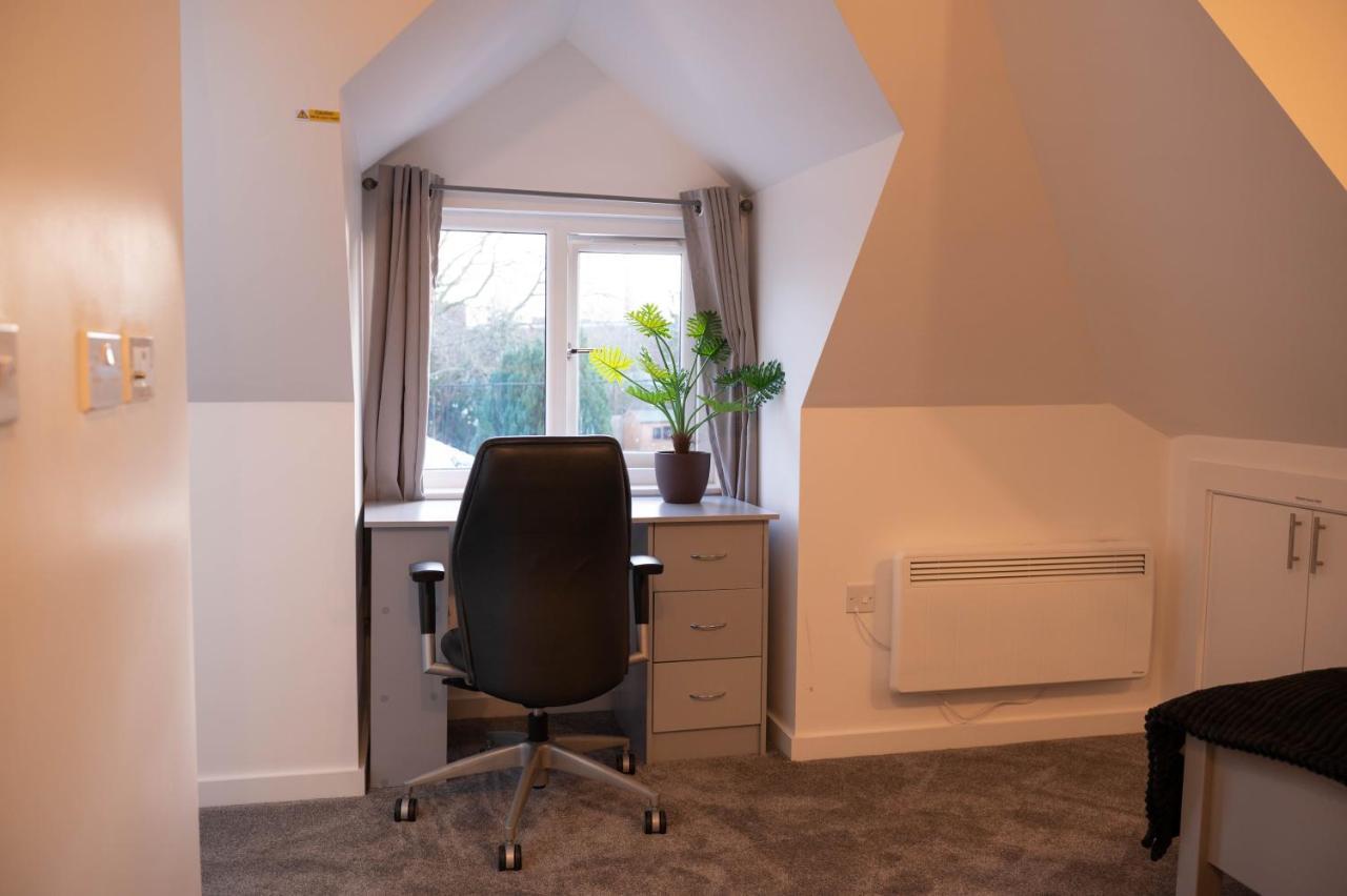 Walnut Flats-F4, 2-Bedroom With Ensuite - Parking, Netflix, Wifi - Close To Oxford, Bicester & Blenheim Palace Kidlington Esterno foto