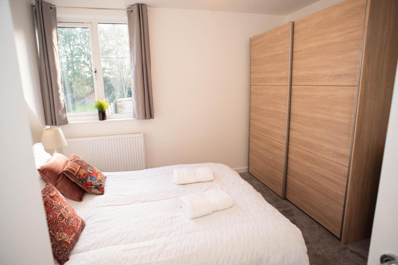 Walnut Flats-F4, 2-Bedroom With Ensuite - Parking, Netflix, Wifi - Close To Oxford, Bicester & Blenheim Palace Kidlington Esterno foto