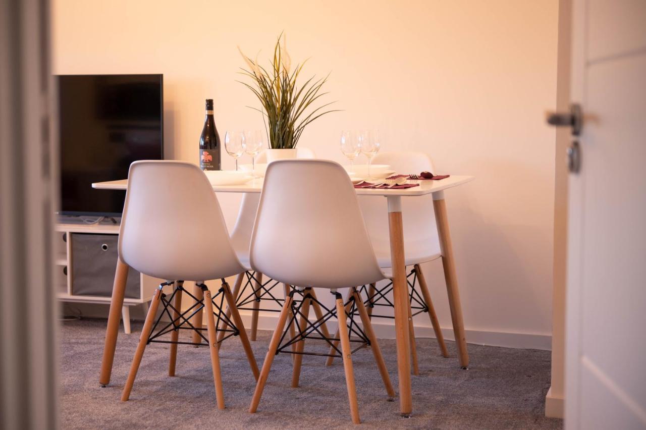 Walnut Flats-F4, 2-Bedroom With Ensuite - Parking, Netflix, Wifi - Close To Oxford, Bicester & Blenheim Palace Kidlington Esterno foto