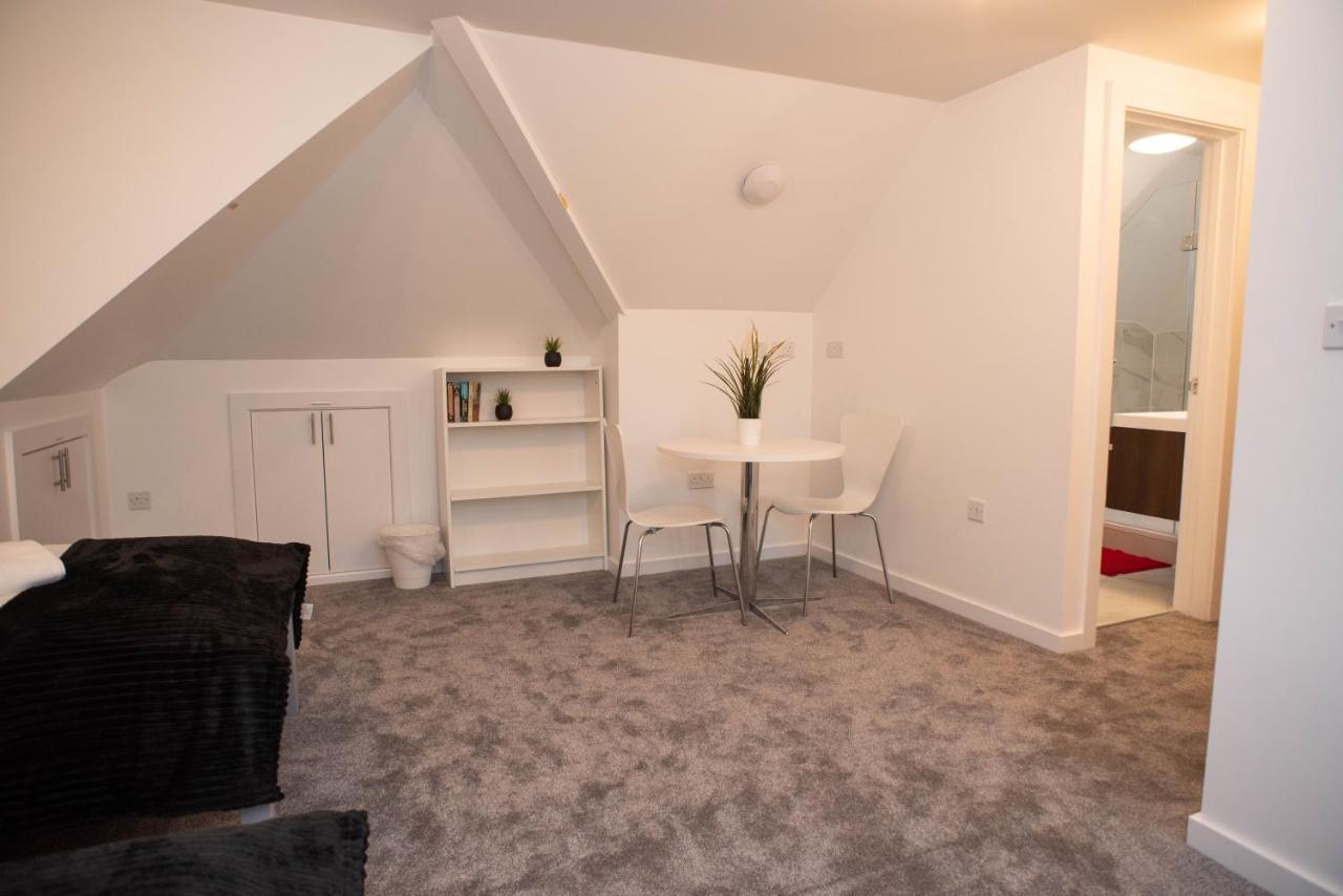 Walnut Flats-F4, 2-Bedroom With Ensuite - Parking, Netflix, Wifi - Close To Oxford, Bicester & Blenheim Palace Kidlington Esterno foto