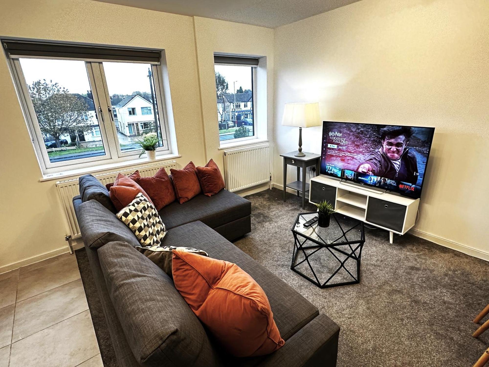Walnut Flats-F4, 2-Bedroom With Ensuite - Parking, Netflix, Wifi - Close To Oxford, Bicester & Blenheim Palace Kidlington Esterno foto